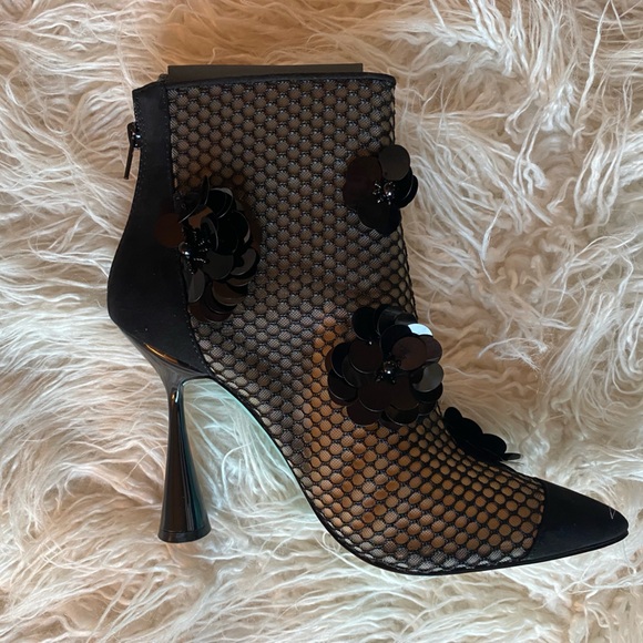 👄 NWT 👄 Betsey Johnson, Navey Embellished Dress Booties, Black, Size 9.5 - Picture 10 of 16